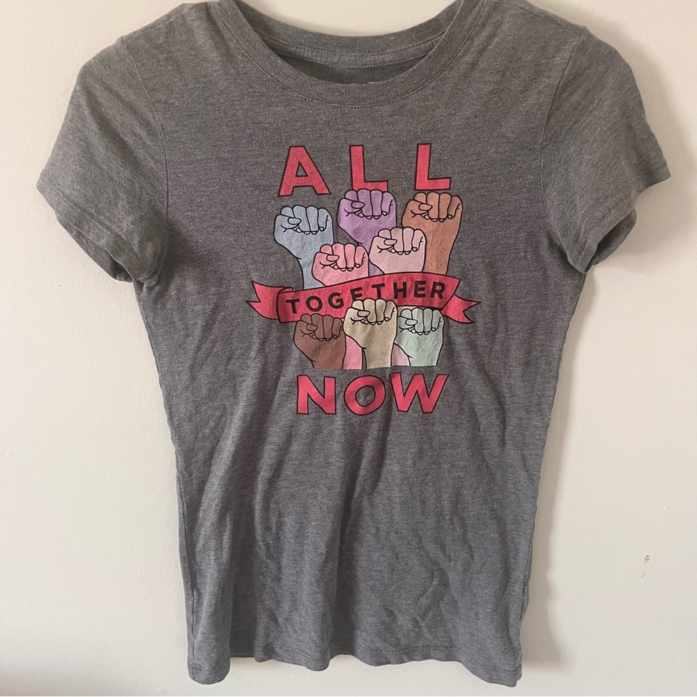 Gray graphic t-shirt